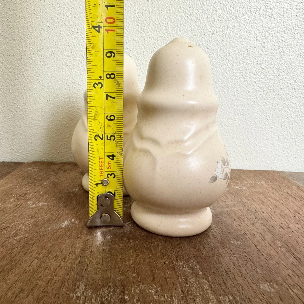 Pfaltzgraff Remembrance VINTAGE Stoneware Cream Pink Floral Salt & Pepper Shaker